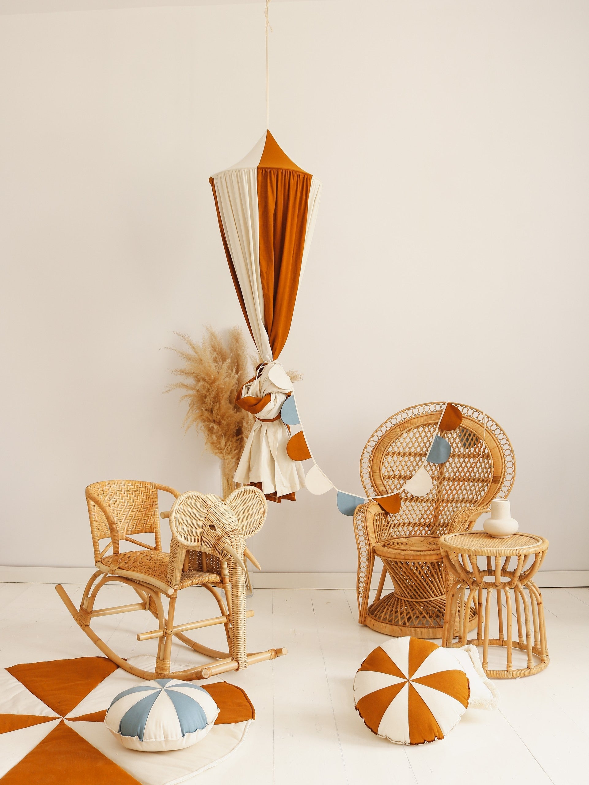 Cozy Organic Cotton and Linen Canopy in Caramel Circus