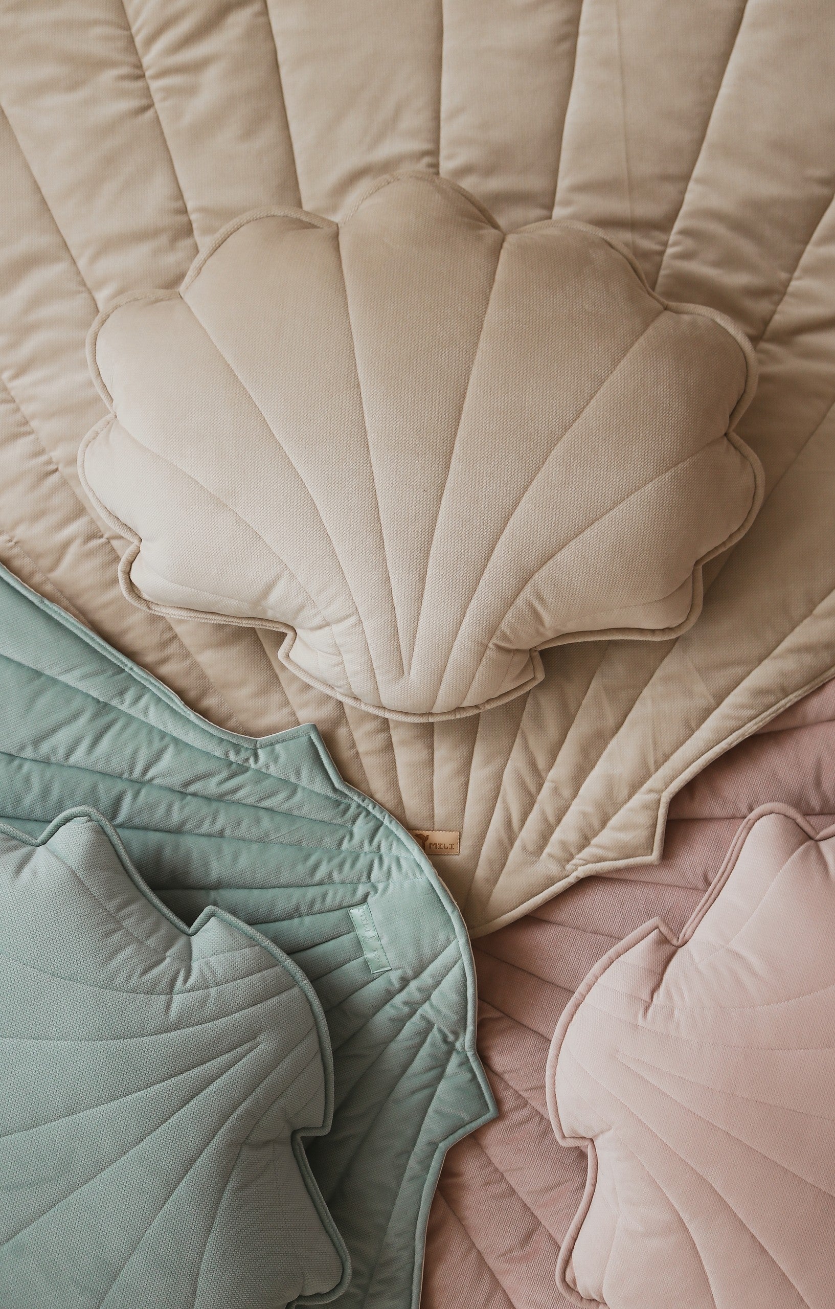 Organic Cotton Velvet Ginkgo Leaf Playmat Beige