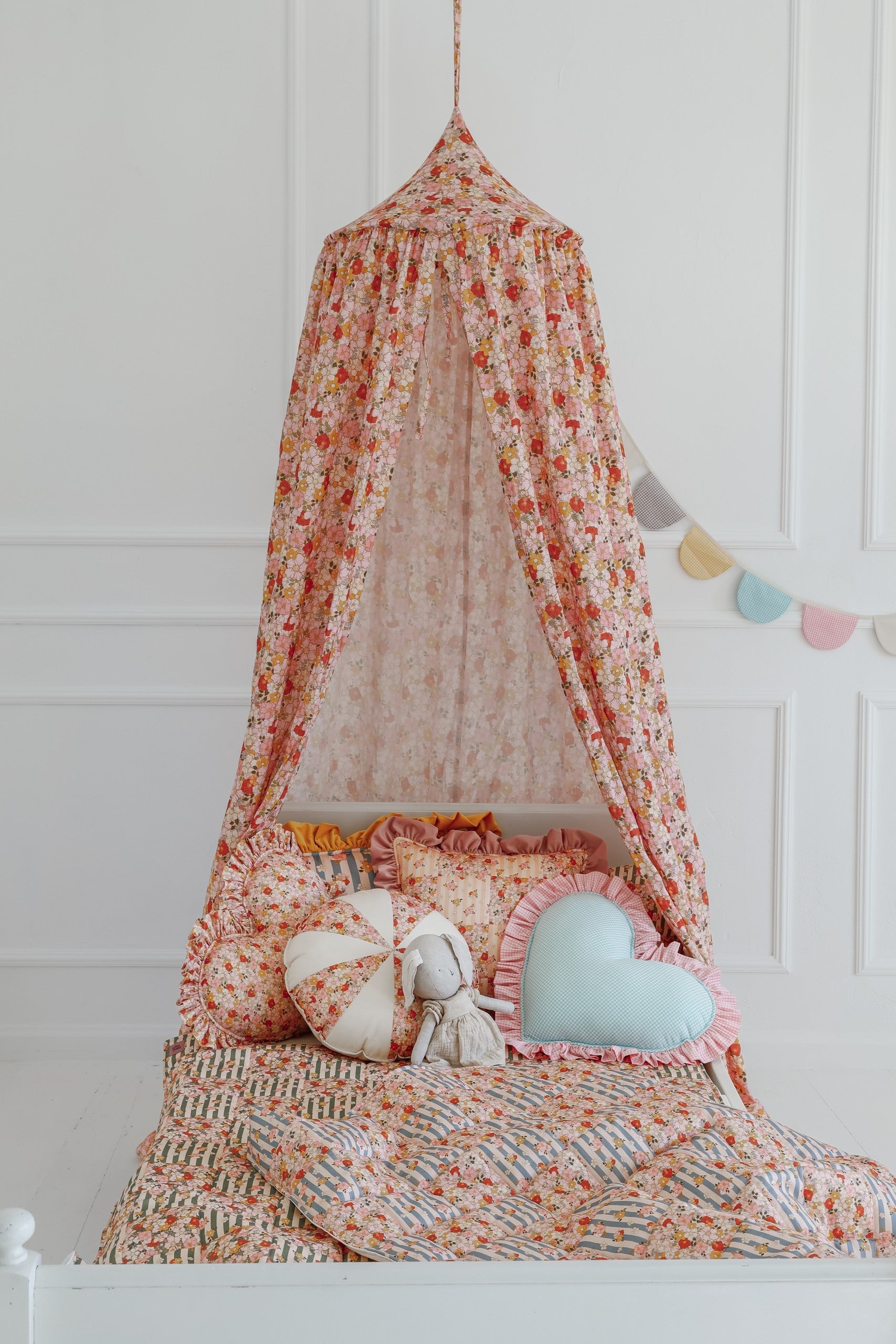 Organic Cotton Canopy Spring Garden Retreat