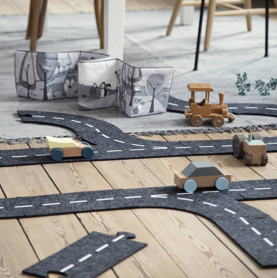 Felt Race Track With Car by Sebra