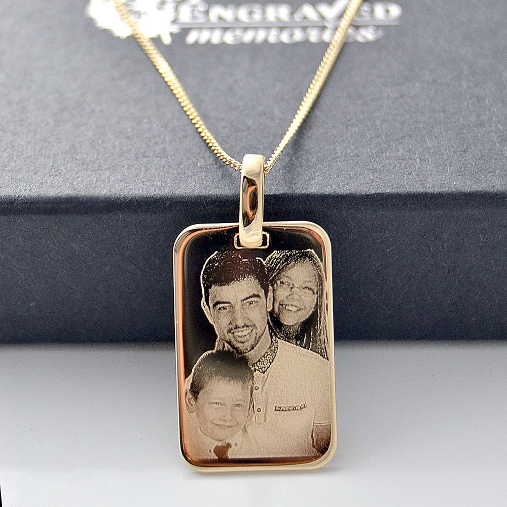 Personalised Gold Dog Tag Necklace – Photo &amp; Text Engraved Pendant for Men