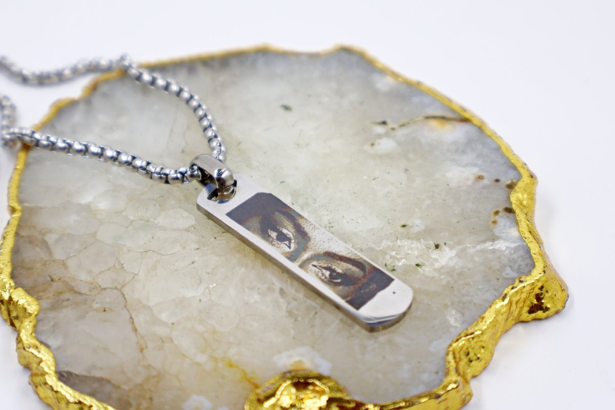 Personalised Eye Photo Necklace – Engraved Stainless Steel Pendant for Men