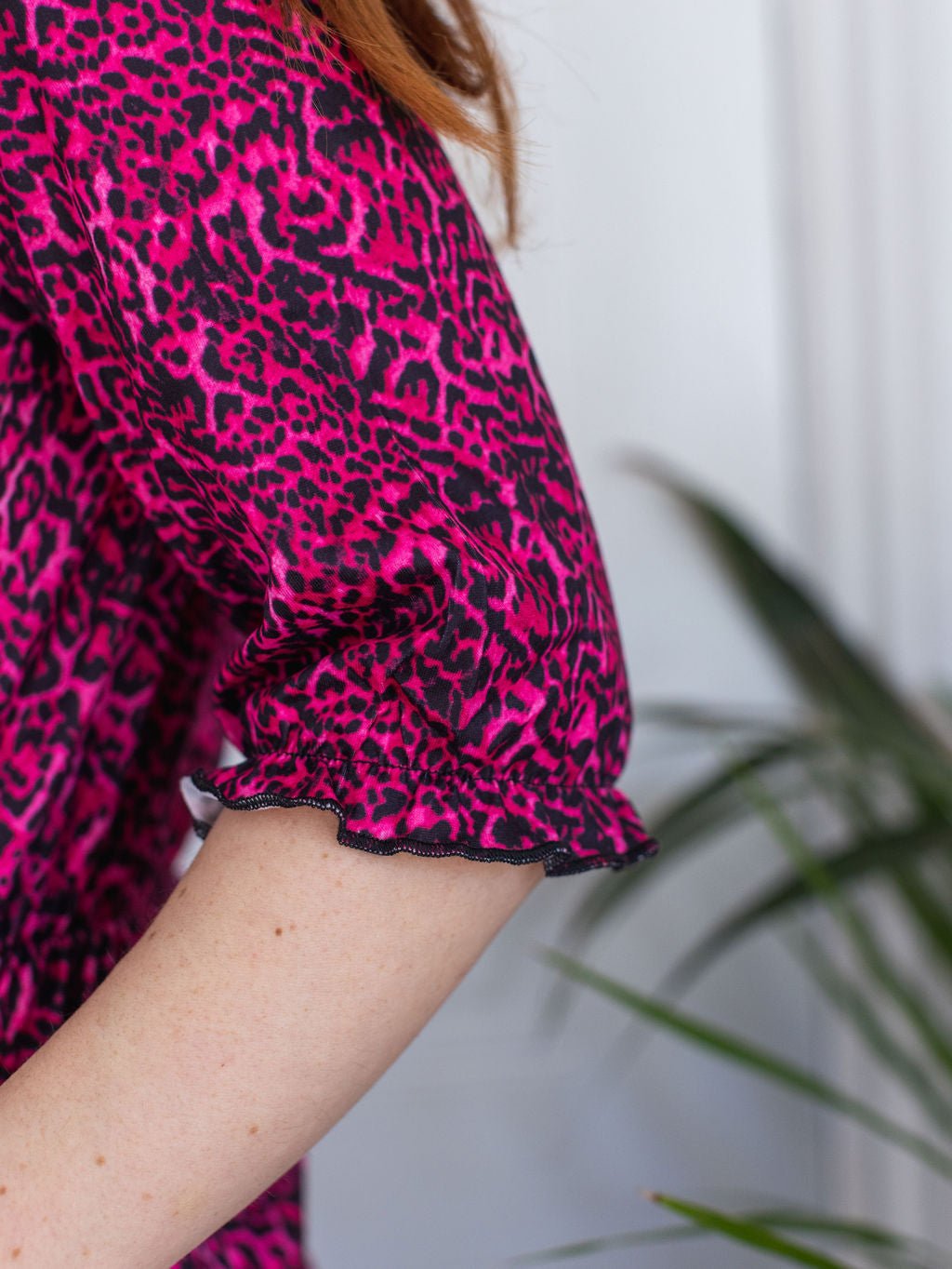 Petite Leopard Print Dress – Fitted Silhouette with Pockets | Day-to-Night Style
