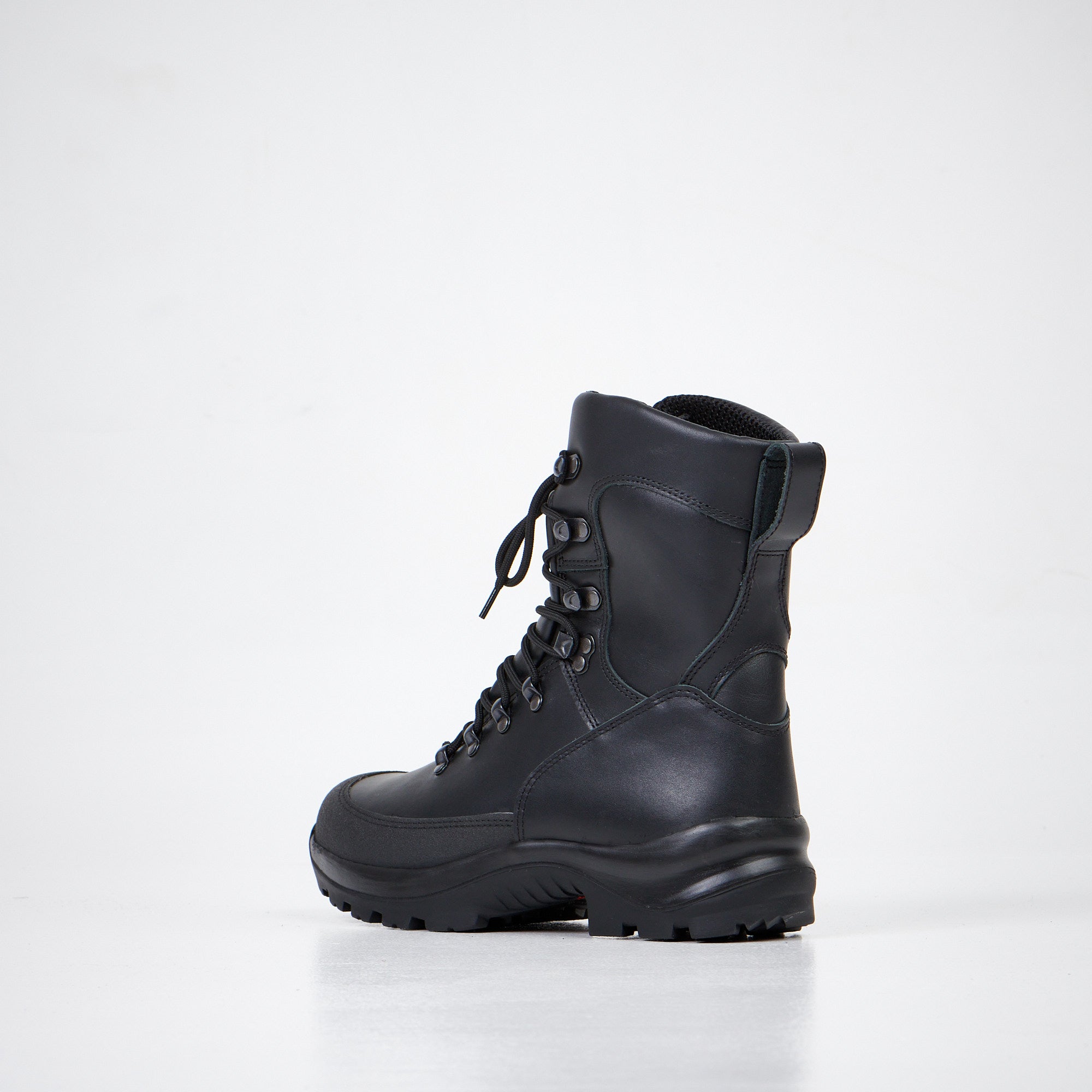 Experience Unmatched Durability with Waterproof Leather Military Boots 734 by Samelin at www.brixbailey.com