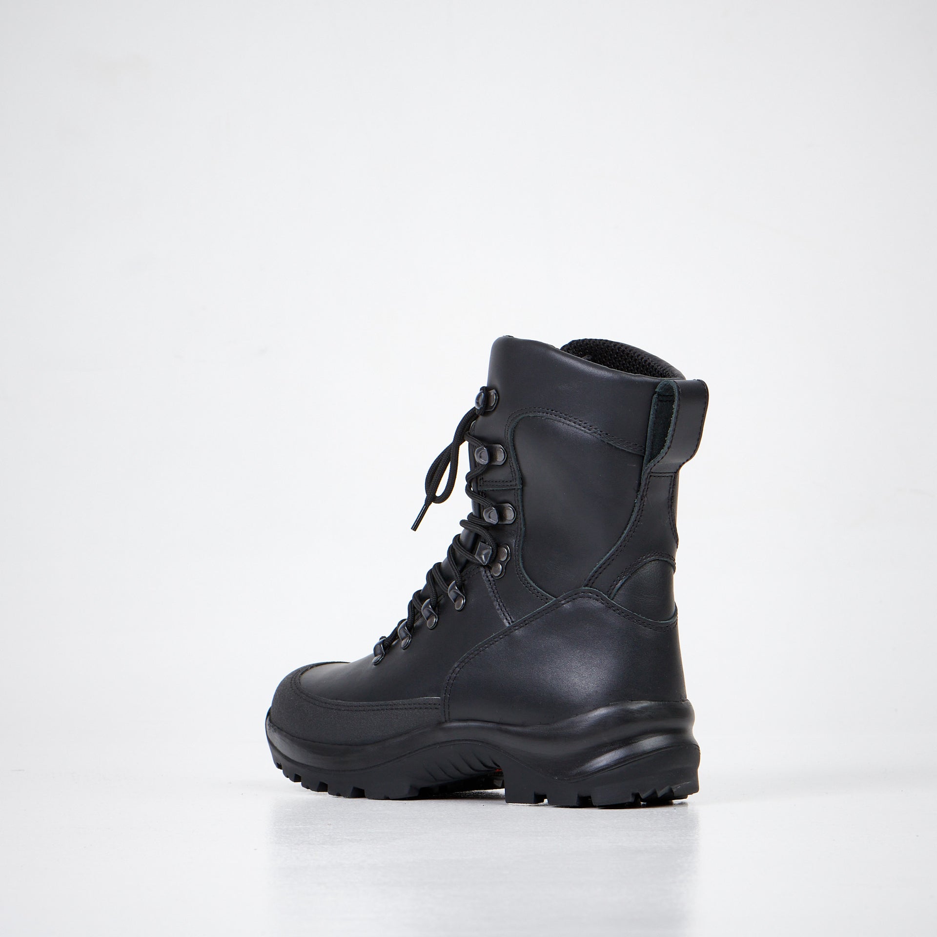 Experience Unmatched Durability with Waterproof Leather Military Boots 734 by Samelin at www.brixbailey.com