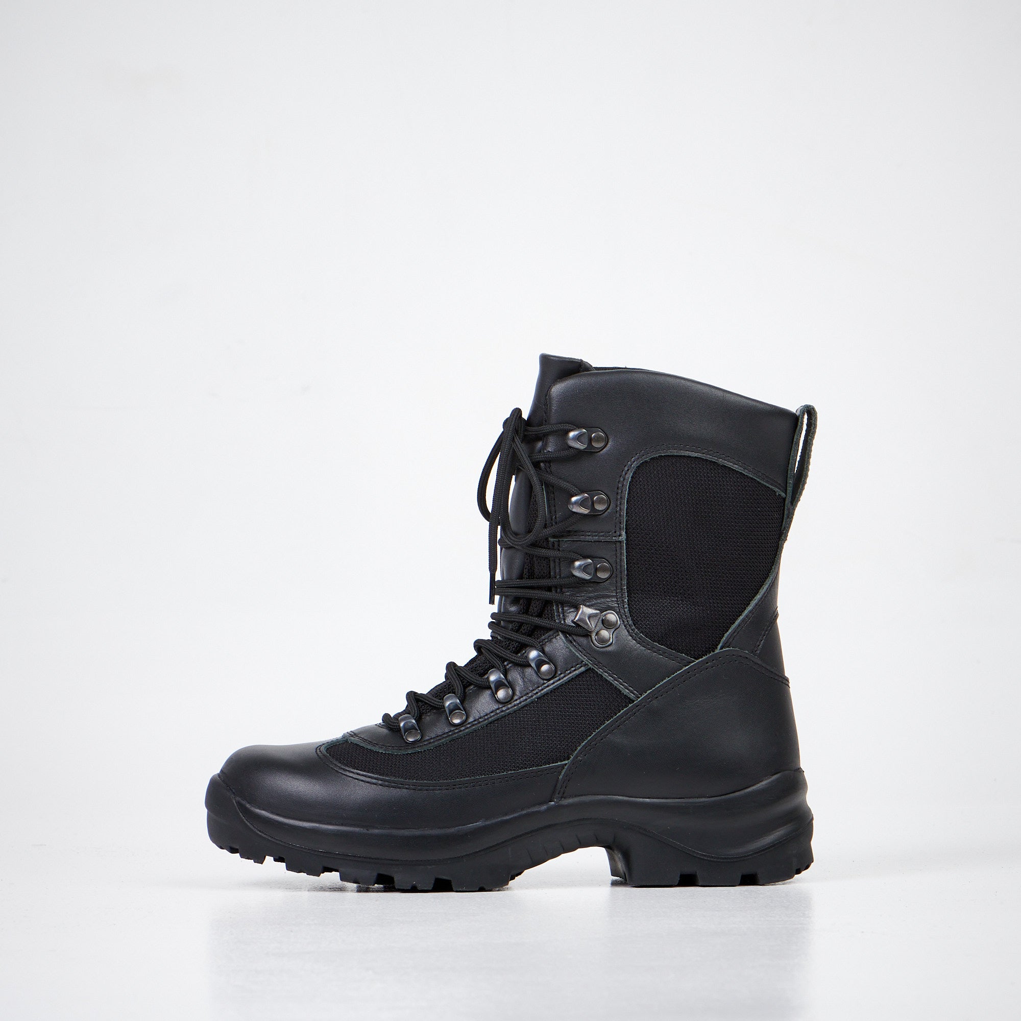 Waterproof Combat Boots for Outdoor Adventures