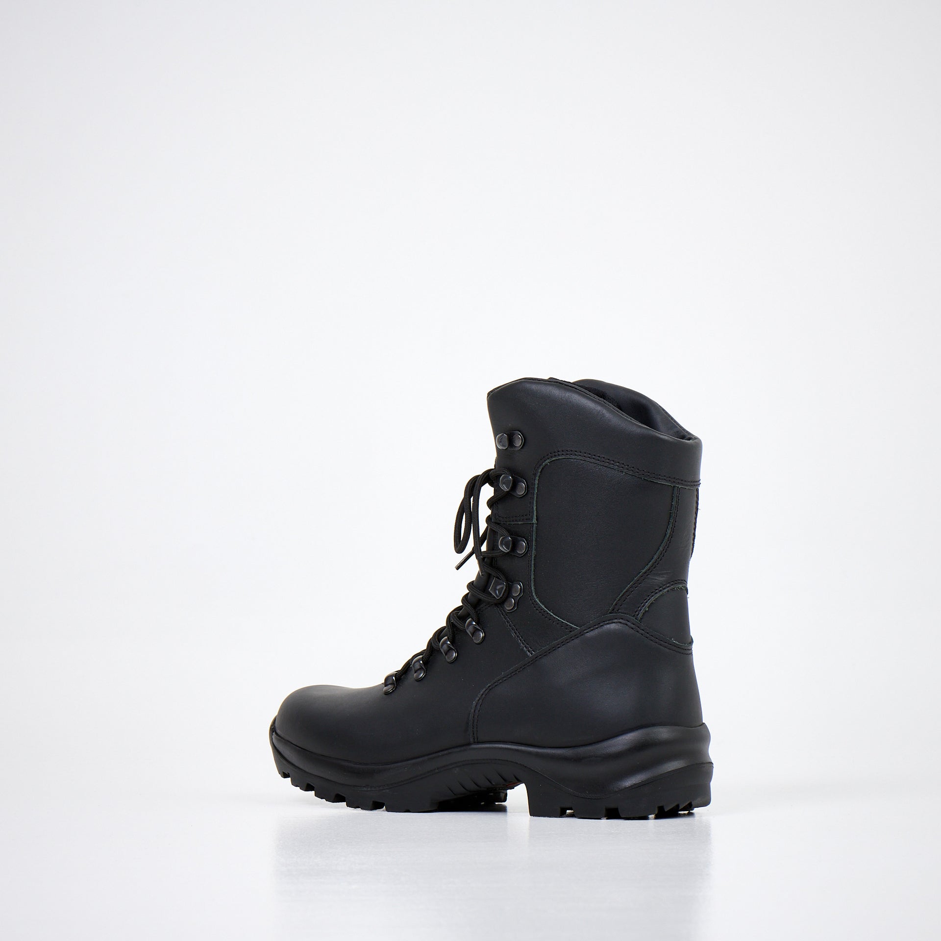 Military Boots 739 – Waterproof & Durable for All Weather Conditions by Samelin at www.brixbailey.com