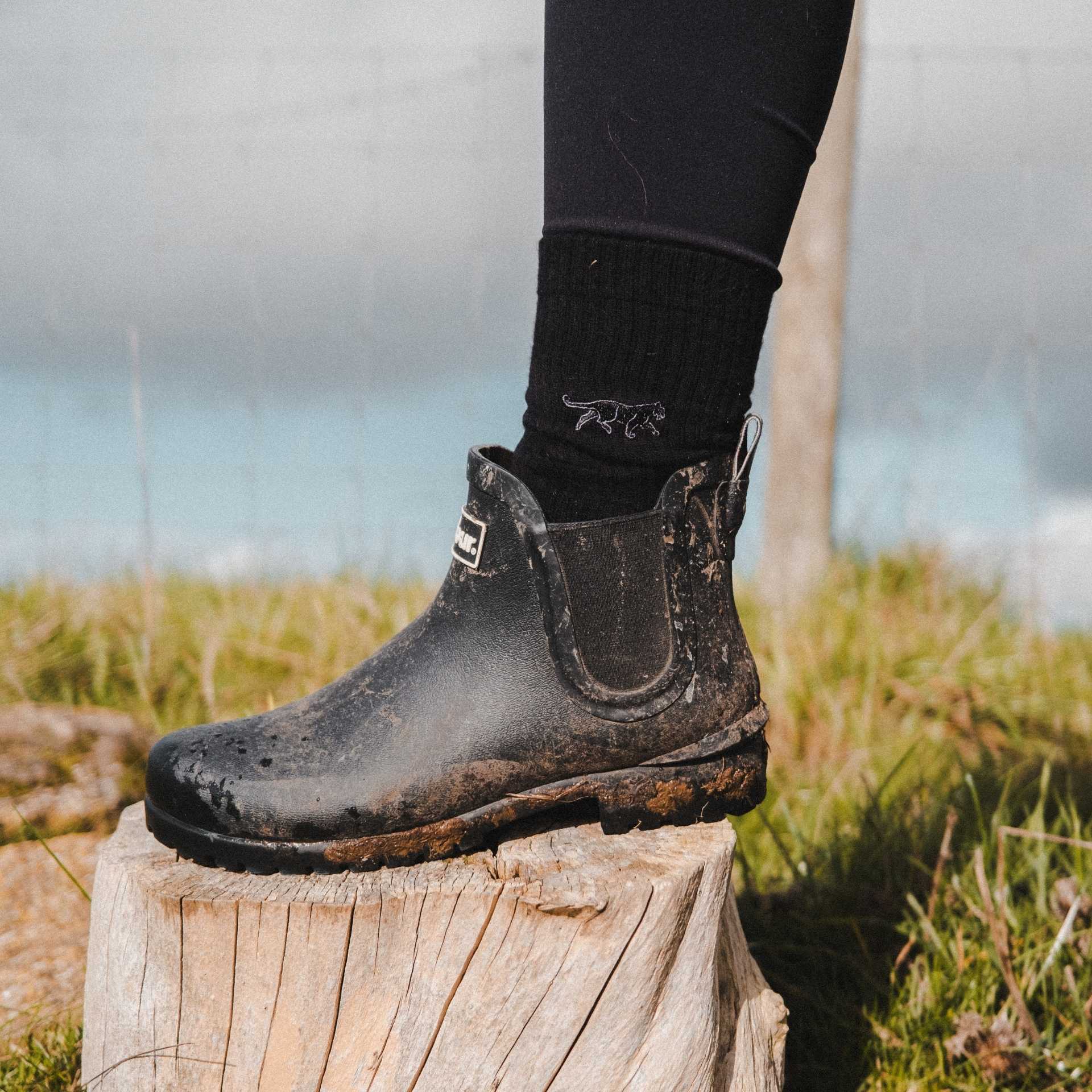 Black and White Ribbed Bamboo Sock Set, 2 Pack