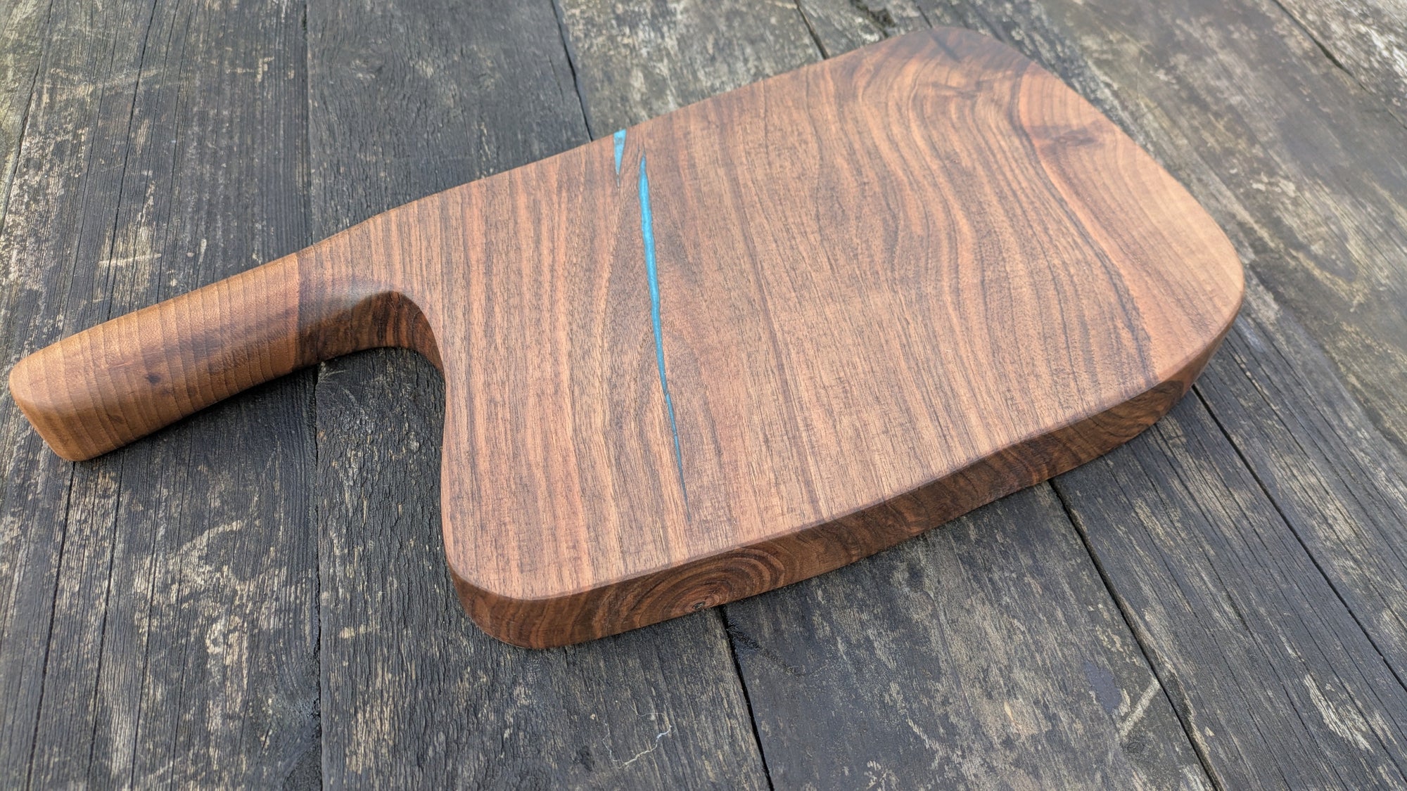 Walnut tomahawk board