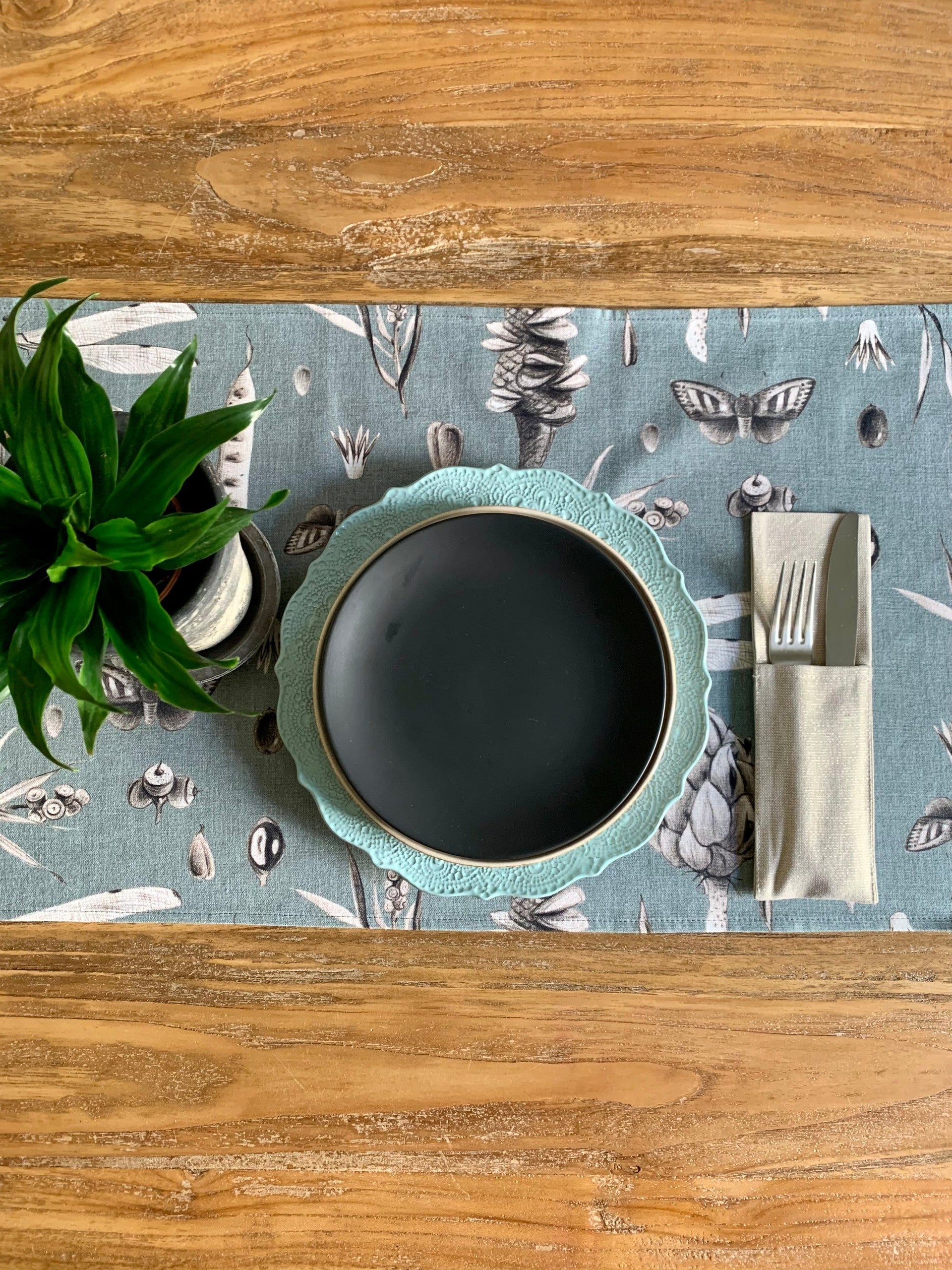Aqua Seeds Cotton Table Runner