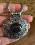 Vintage Boho Natural Stone Statement Necklace – Antique Gold & Silver Tone Medallion Necklace