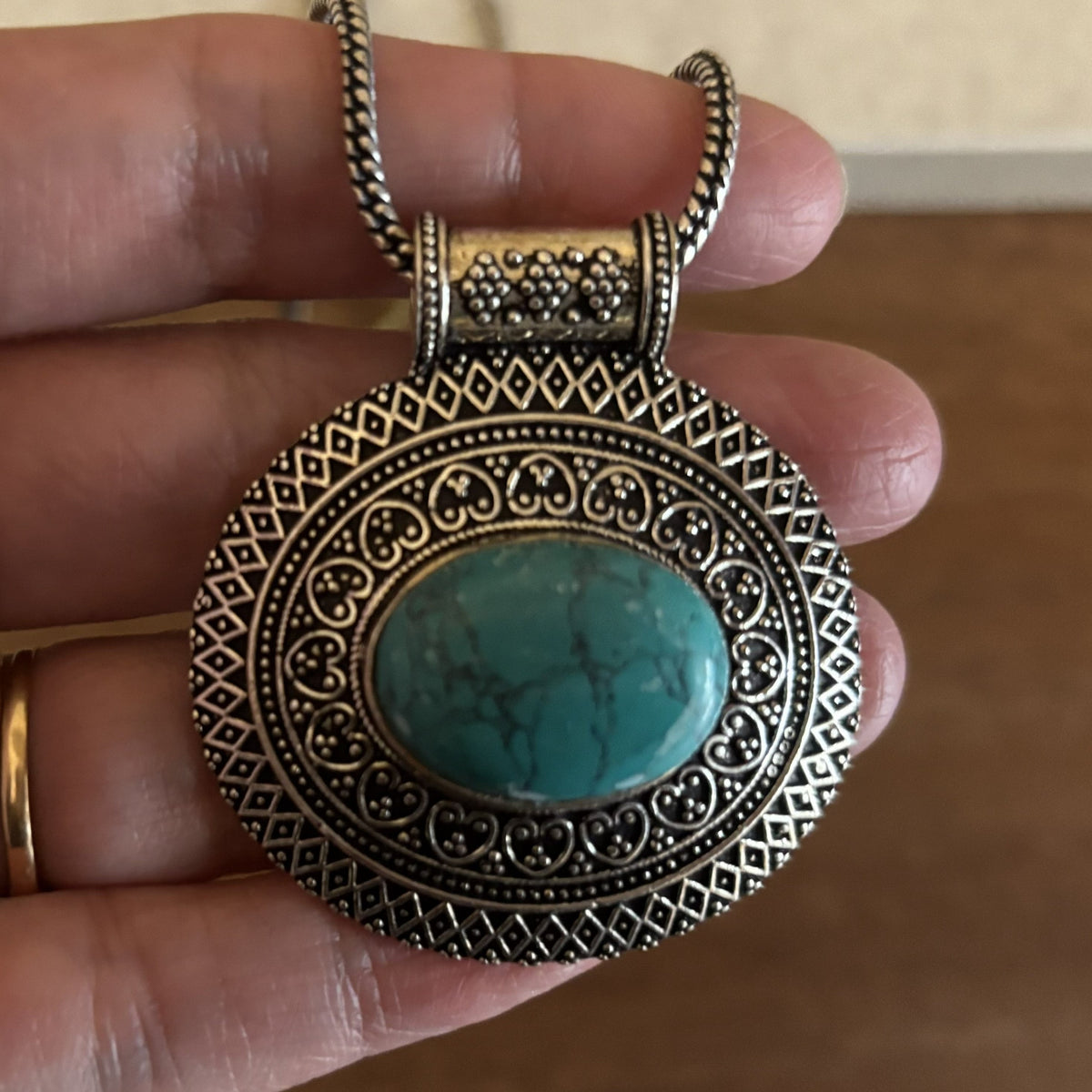 Vintage Boho Natural Stone Statement Necklace – Antique Gold &amp; Silver Tone Medallion Necklace