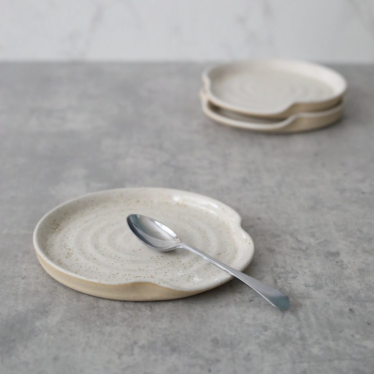 Pepper White Classic Spoon Rest
