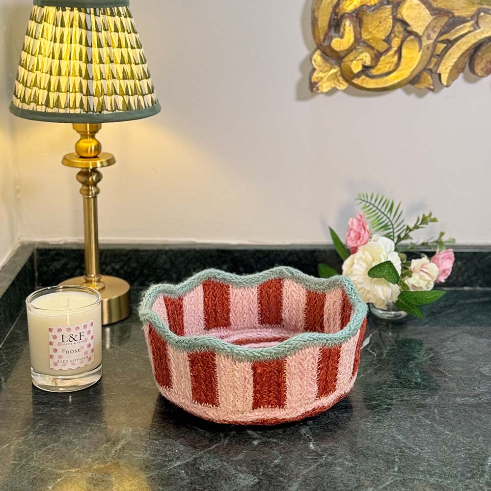 Stripy Scalloped Small Basket - Strawberry