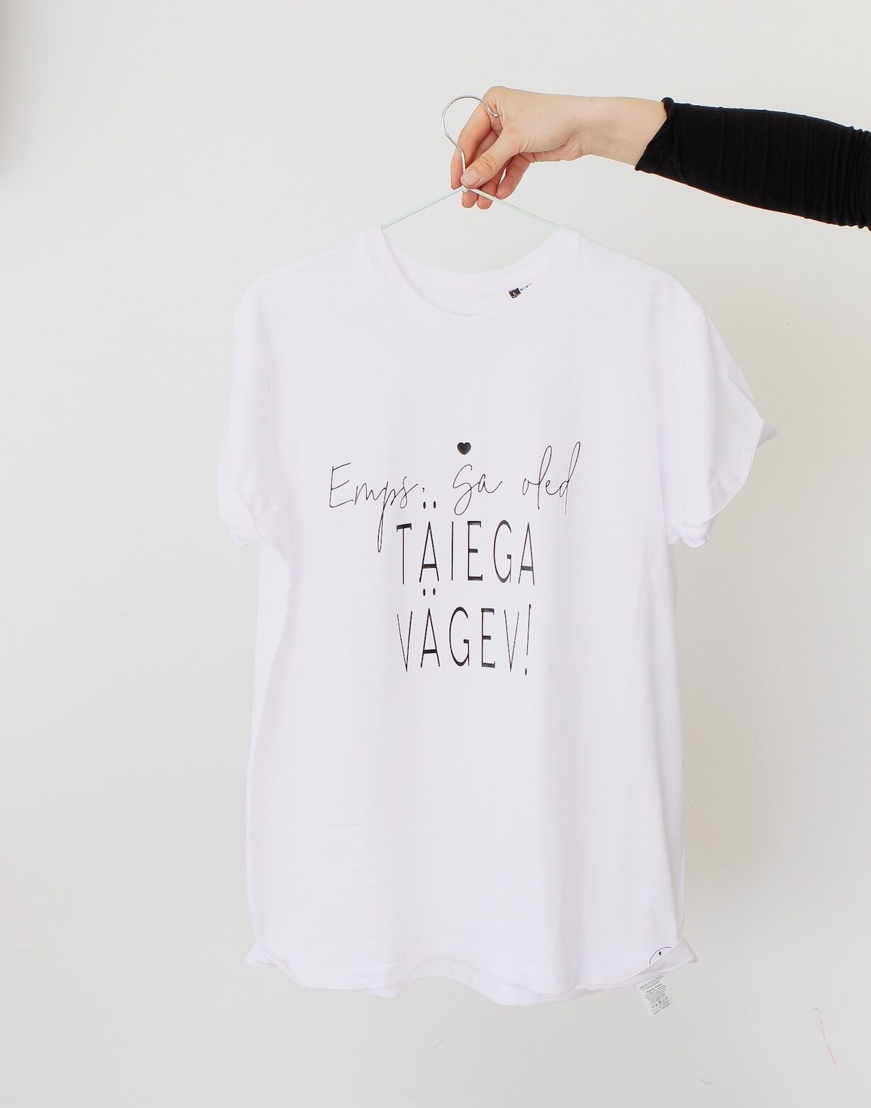 Gift Your Amazing Mom with the Organic Cotton T-Shirt - Comfortable &amp; Personalized by Black Giraffe Brand at www.brixbailey.com