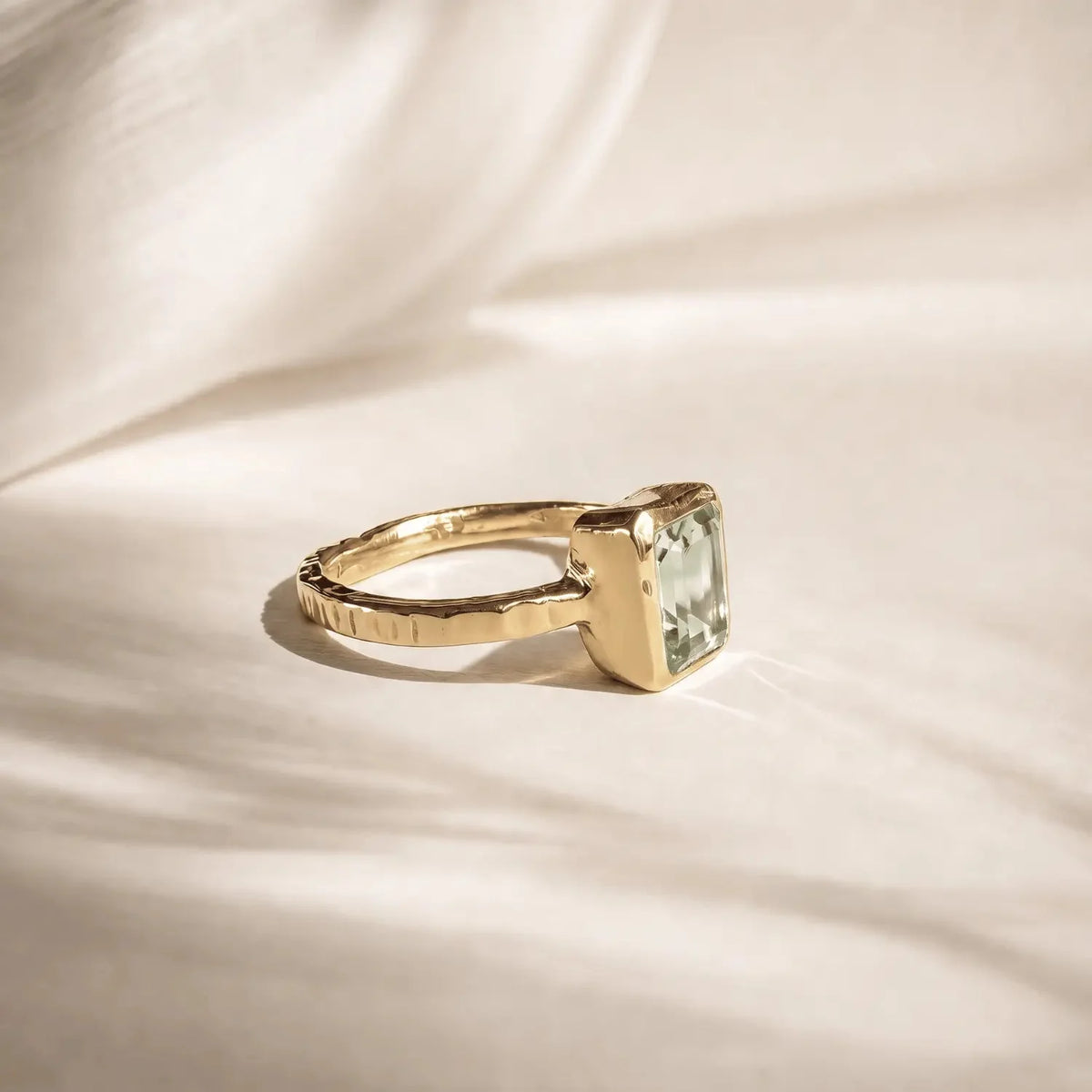 Tidewashed Green Quartz Ring - Octagonal Gemstone &amp; Hammered Band