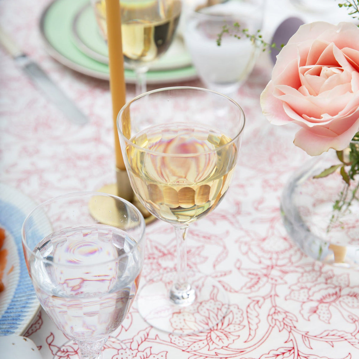 Crystal Wine Glasses with Lens Design