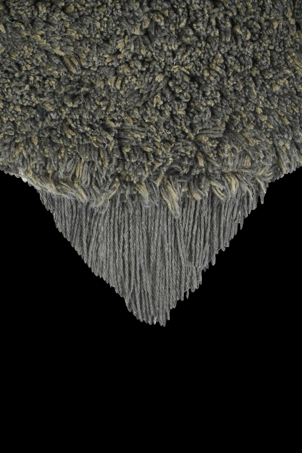 Transform Your Child&#39;s Room with an Educational &amp; Fun Bee-Shaped Rug - Eco-Friendly and Handcrafted by Lorena Canals at www.brixbailey.com